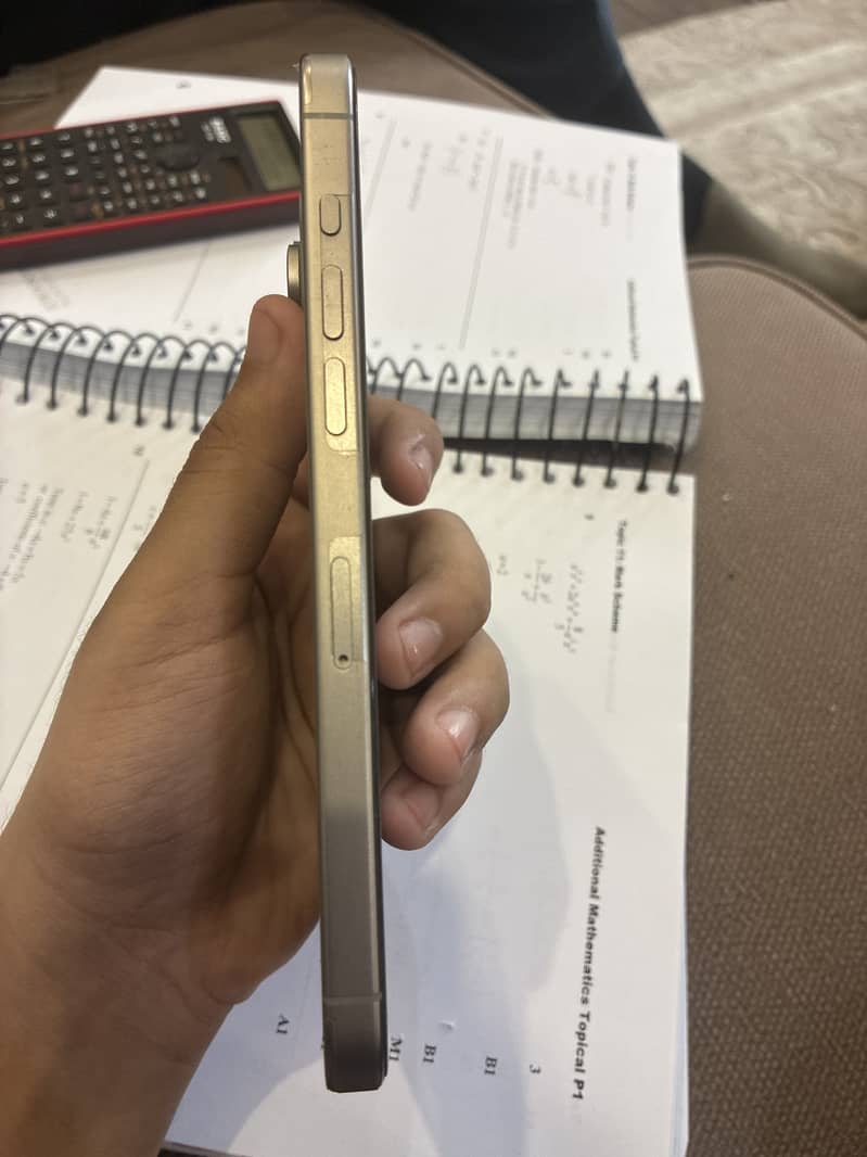 Apple iPhone 15 Pro Max 3