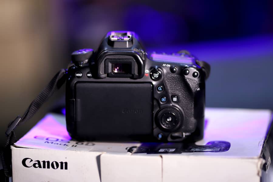 6d Mark ii 12