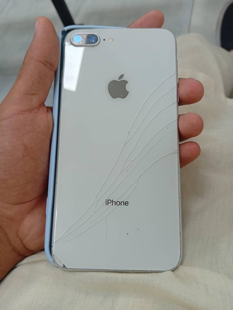 Apple iPhone 8 Plus 2