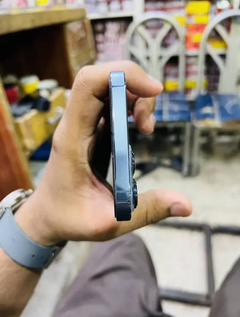 Apple iPhone 13 Pro 1