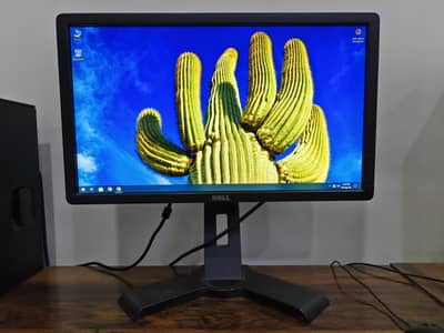 Dell 19 inch LCD monitor with orignal stand