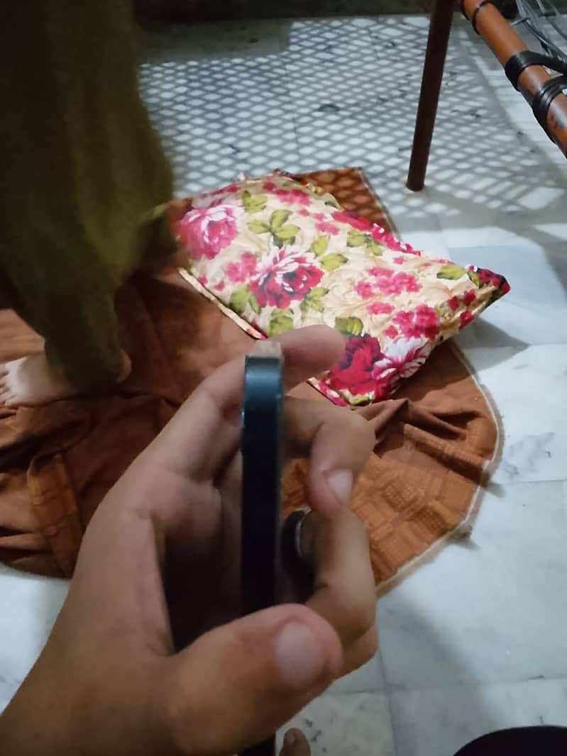 Apple iPhone 13 4