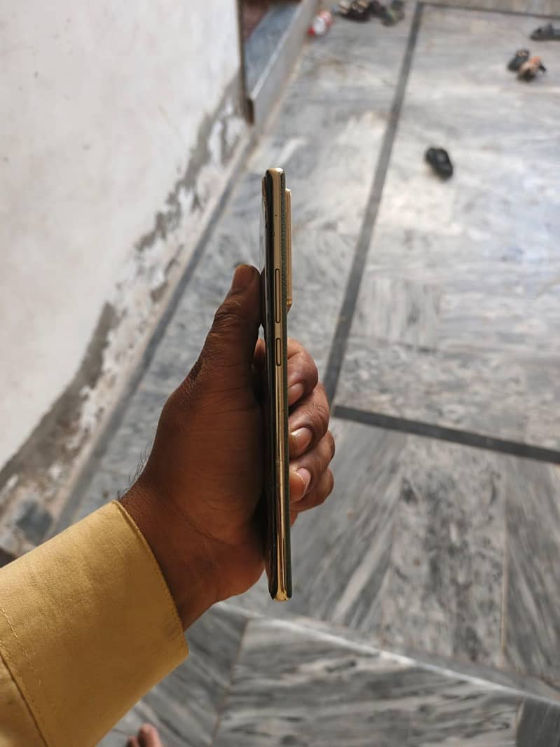 Infinix Note 40 Pro 3
