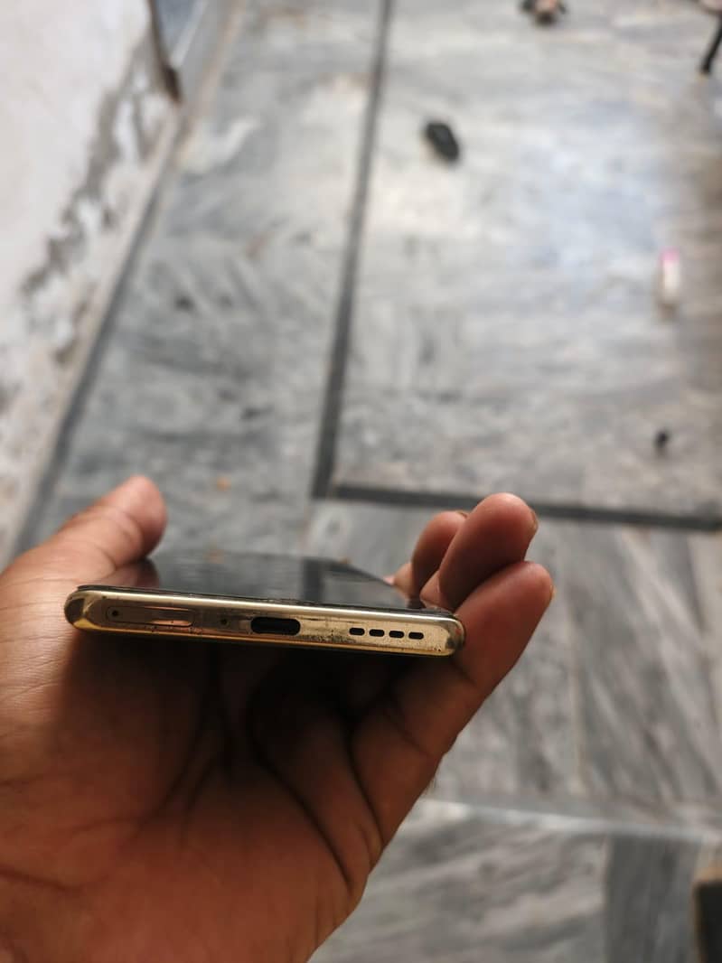 Infinix Note 40 Pro 5