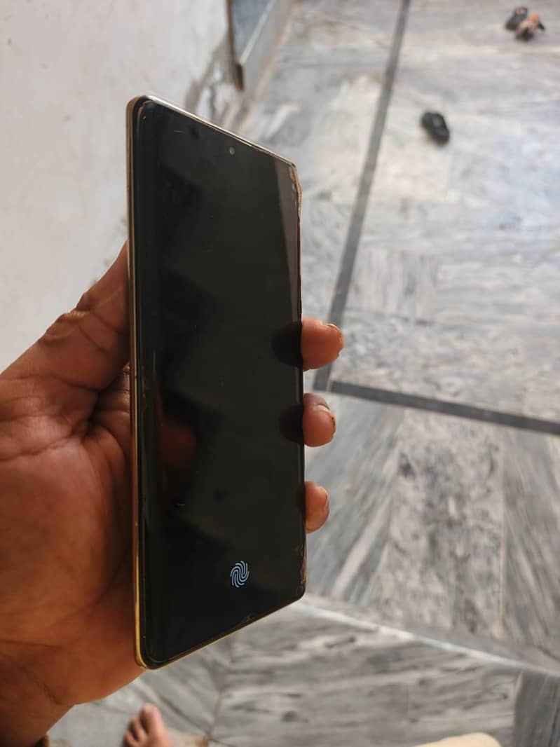 Infinix Note 40 Pro 7