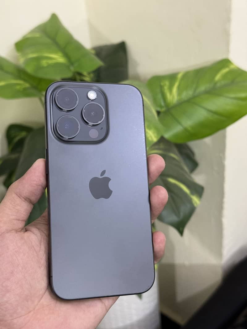 Apple iPhone 15 Pro 1