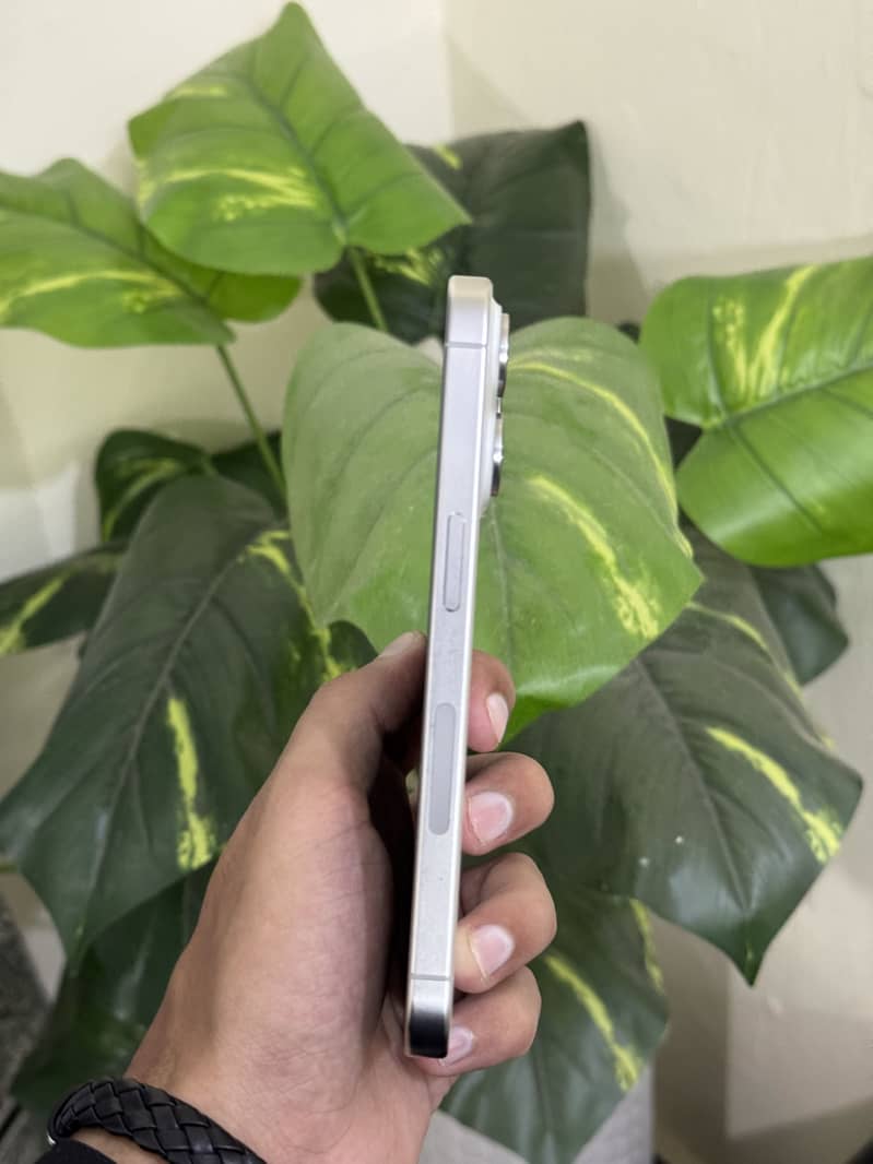 Apple iPhone 15 Pro 7