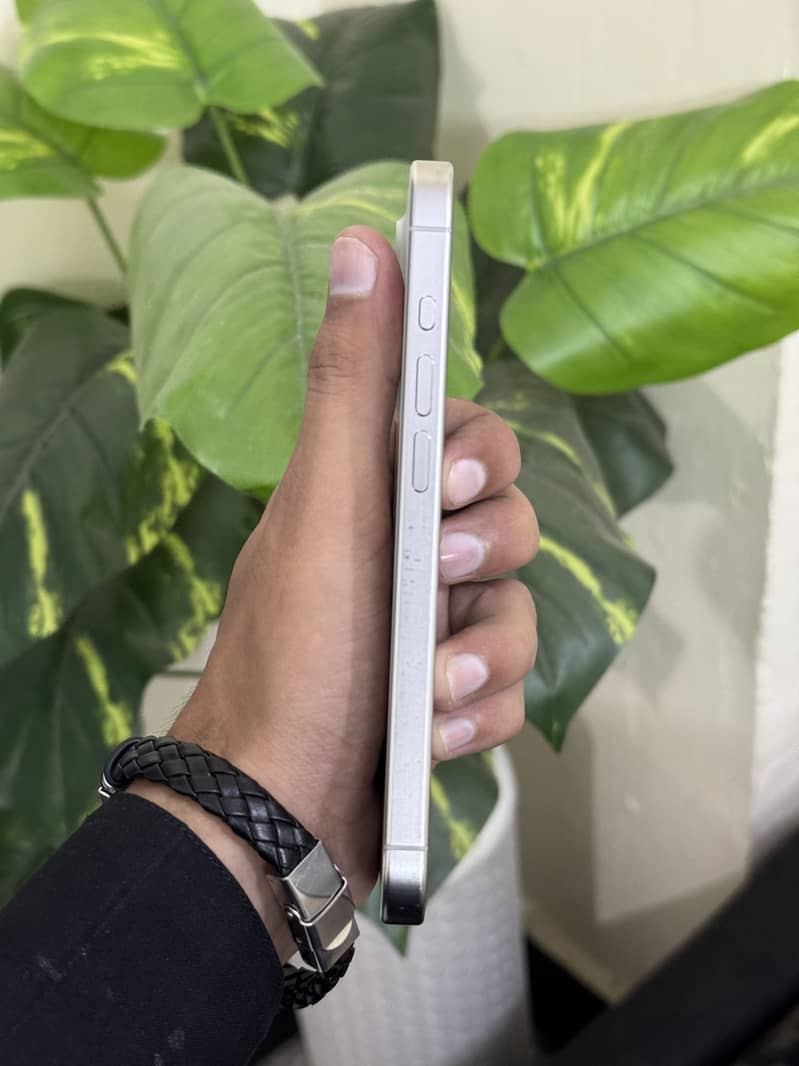 Apple iPhone 15 Pro 8