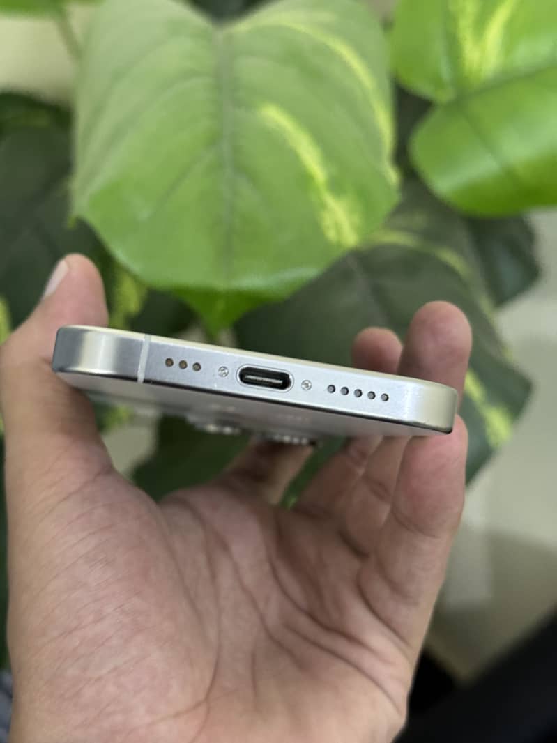 Apple iPhone 15 Pro 9