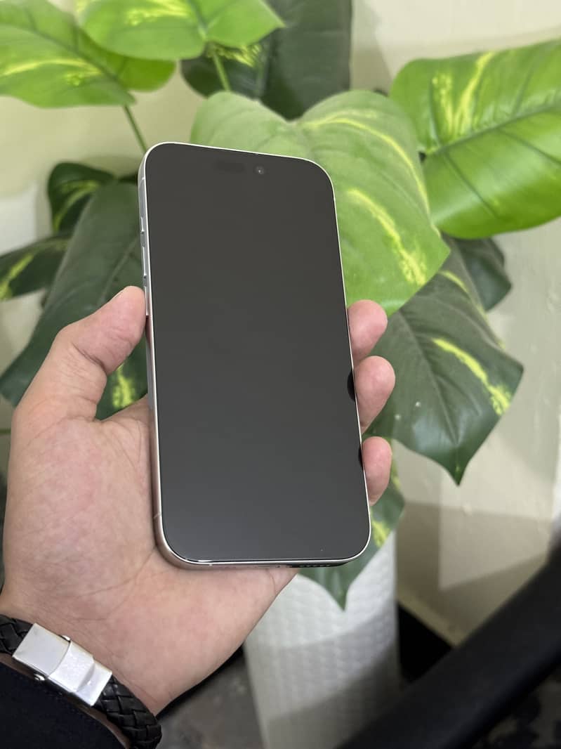 Apple iPhone 15 Pro 10