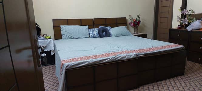 2 Single Bed 1 side table , 1 dressing for sale