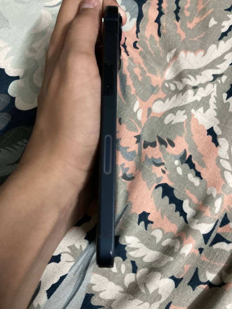 Apple iPhone 13 3