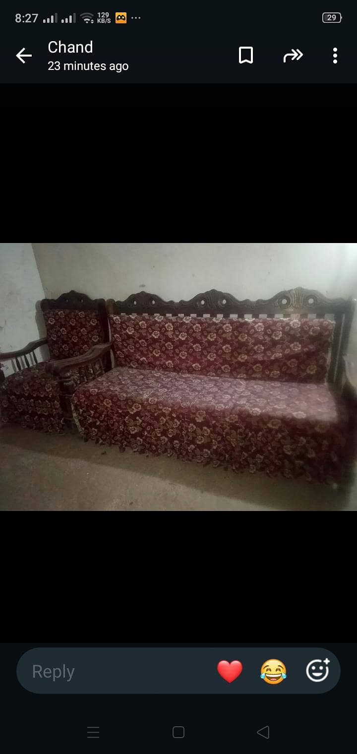 ڈبل بیڈ، شوکیس، ڈریسنگ ٹیبل اور 3 صوفے 0