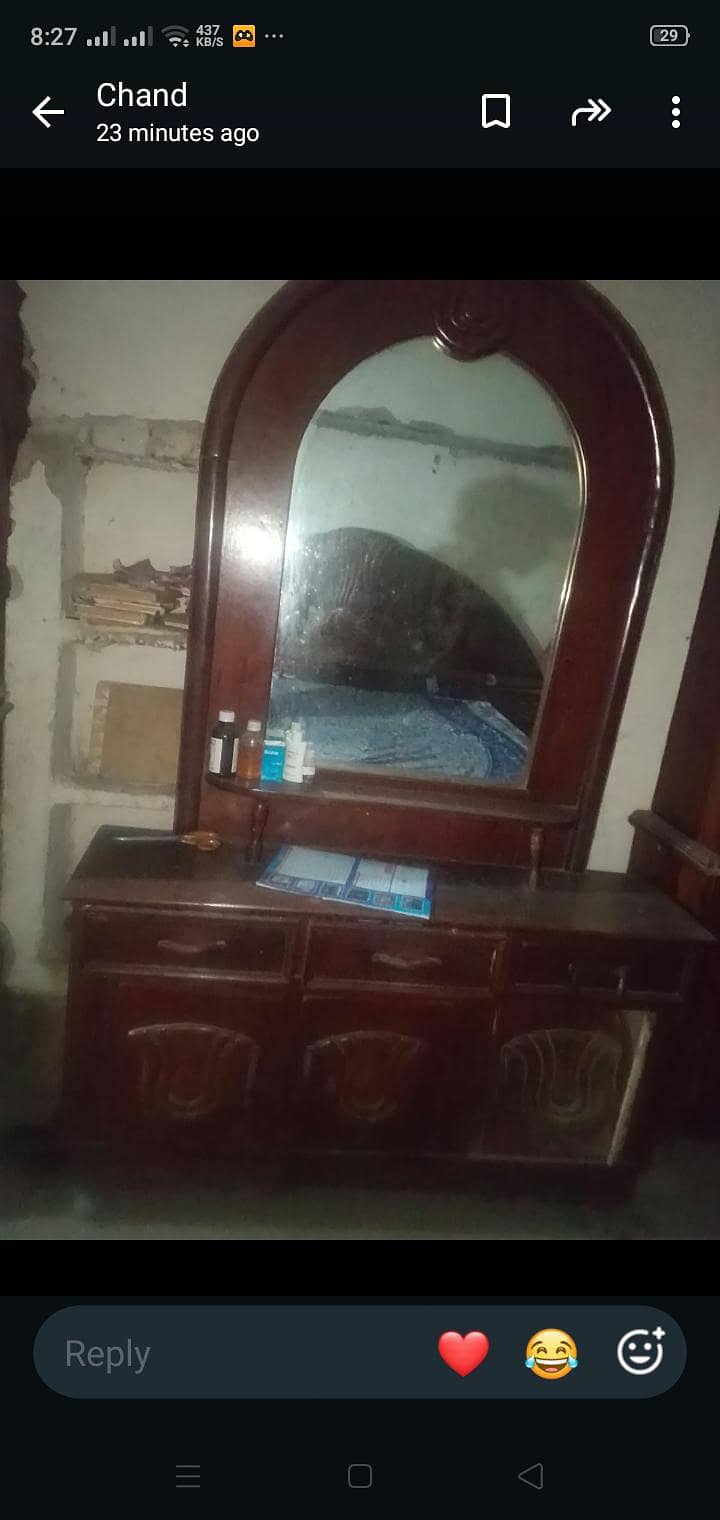 ڈبل بیڈ، شوکیس، ڈریسنگ ٹیبل اور 3 صوفے 2