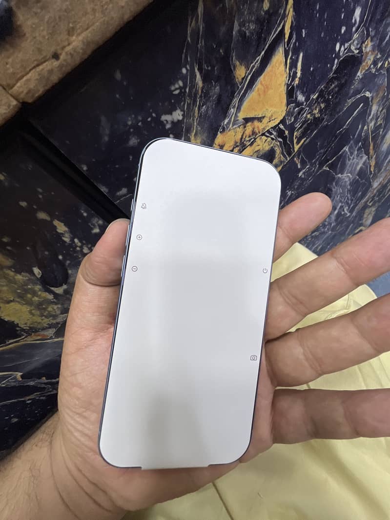 Apple iPhone 17 1