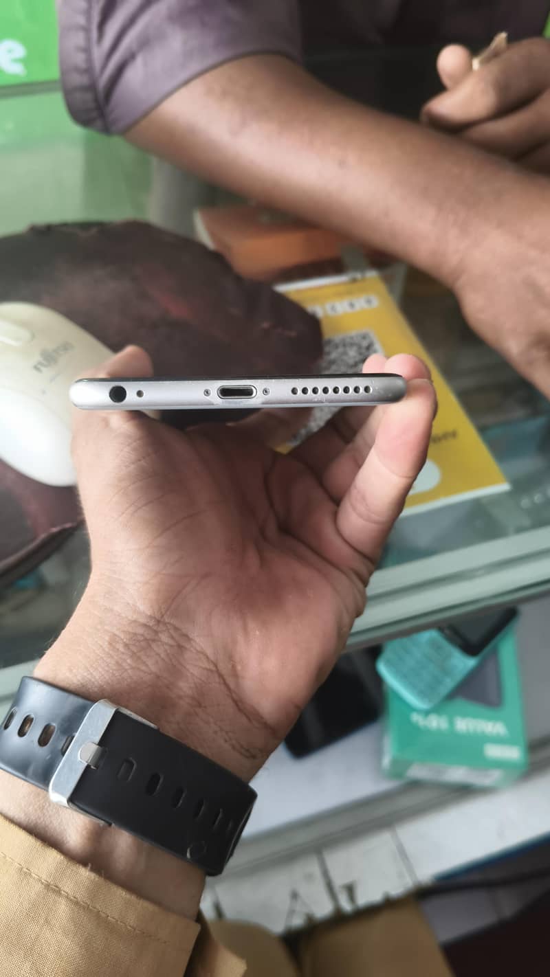 Apple iPhone 6 Plus 6