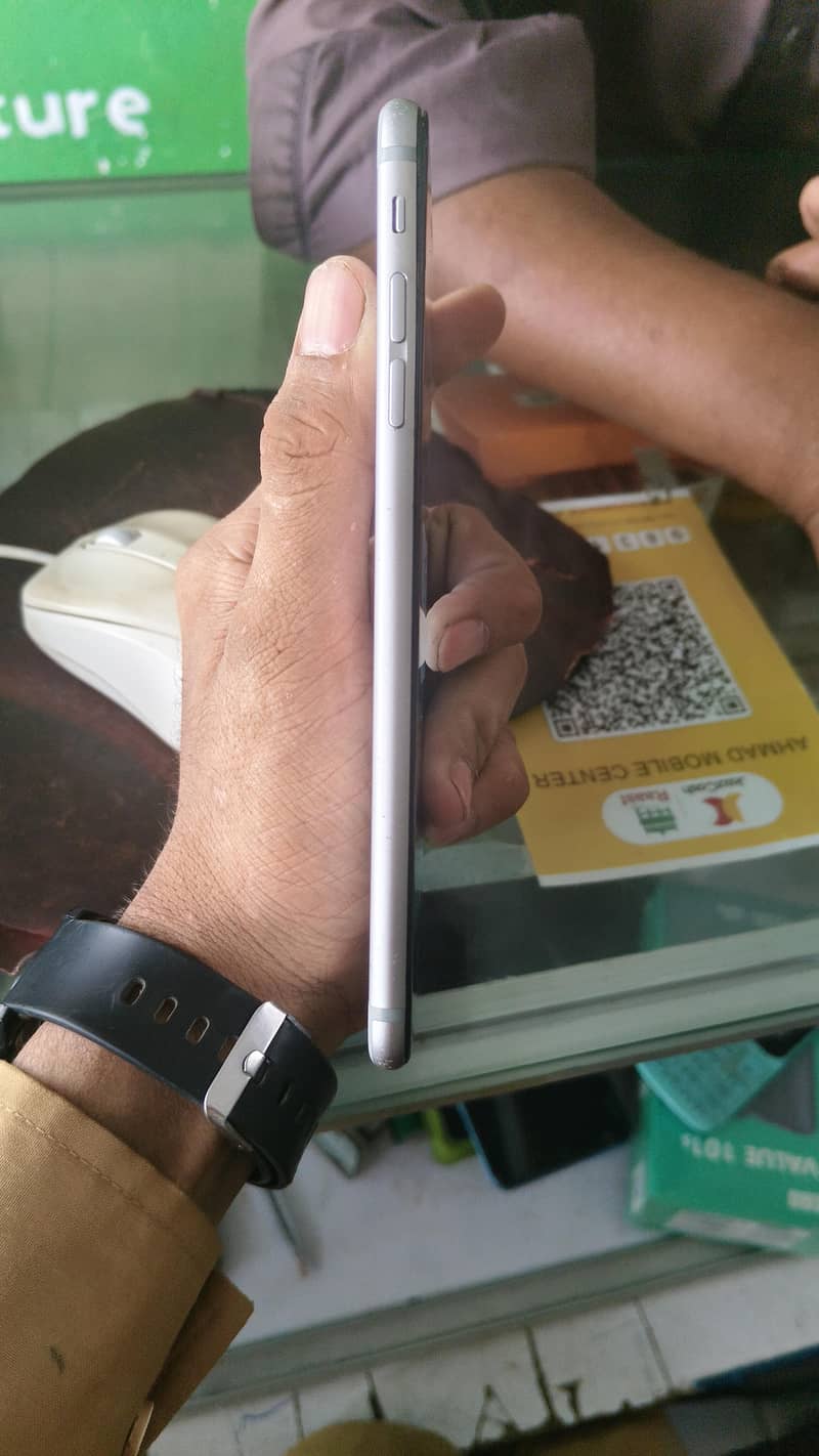 Apple iPhone 6 Plus 7