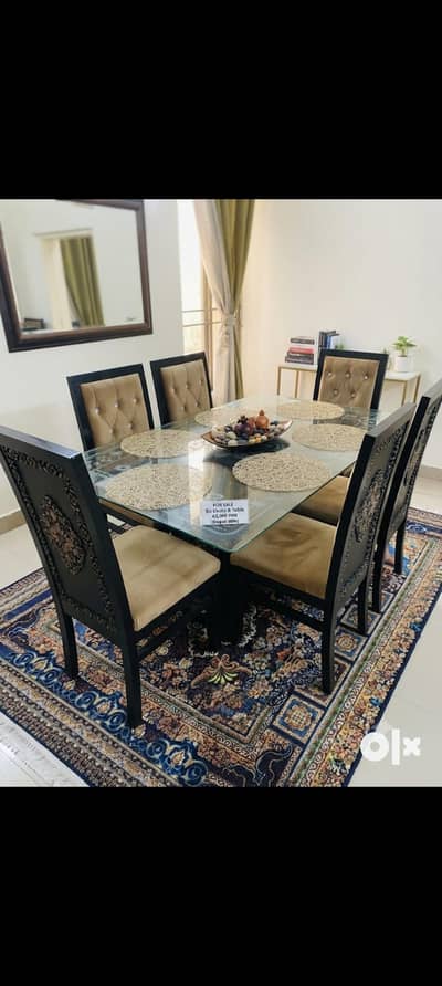 Elegant 6-Seater Dinning Table set  for sale Immaculate condition