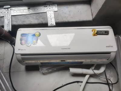 1 Ton AC for Sale – Excellent Condition | Fully Working | Full Gas
