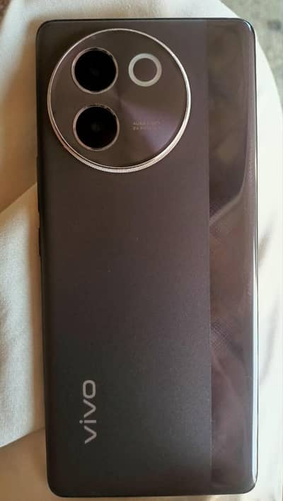 Vivo V30