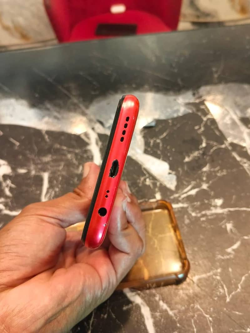 Realme C12 6