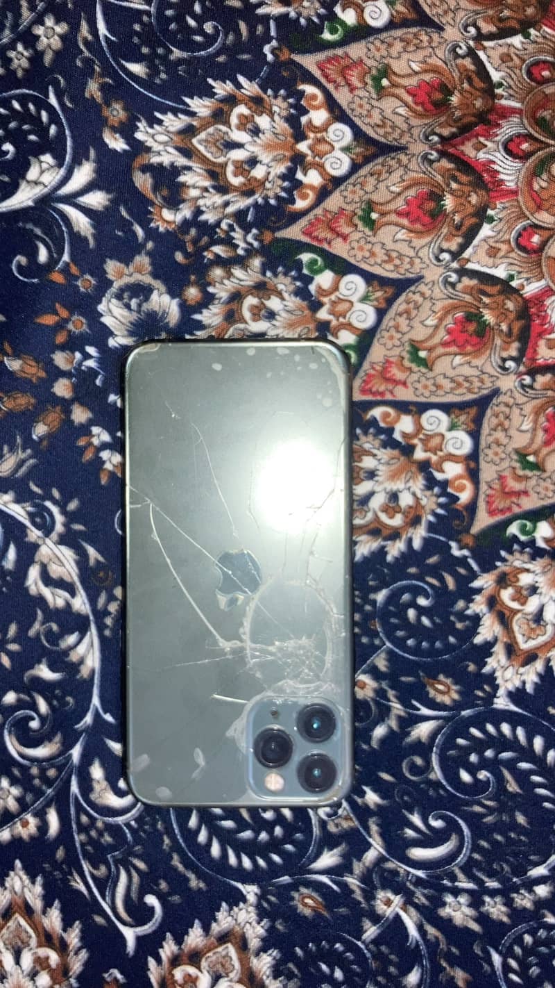 Apple iPhone 11 Pro 4