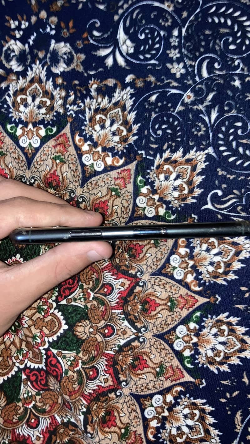 Apple iPhone 11 Pro 6