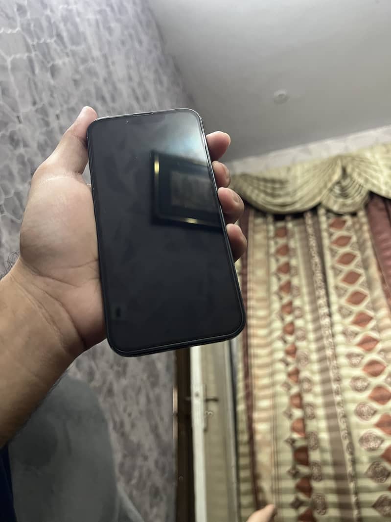 Apple iPhone 13 1