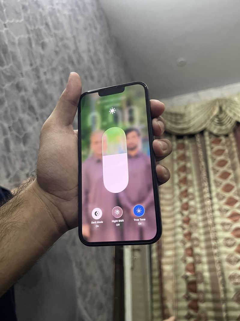 Apple iPhone 13 2