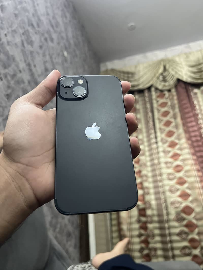 Apple iPhone 13 5