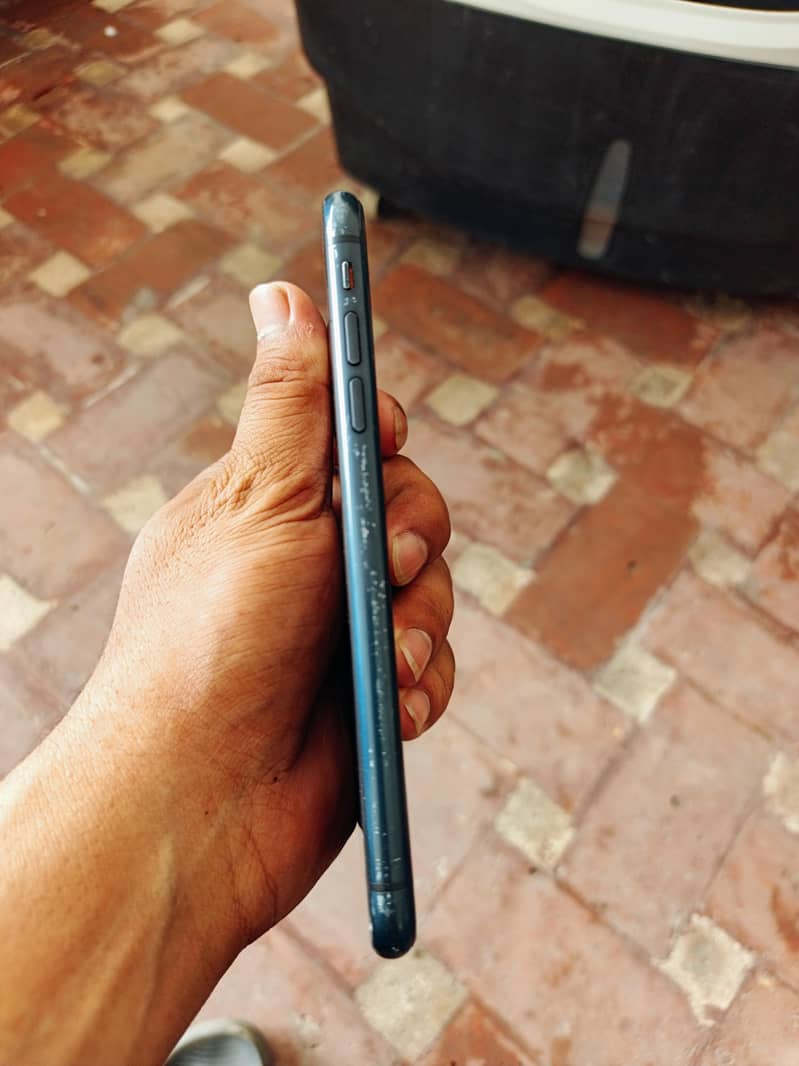 Apple iPhone XR 2