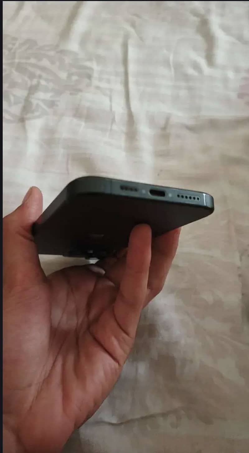 Apple iPhone 15 Pro Max 5
