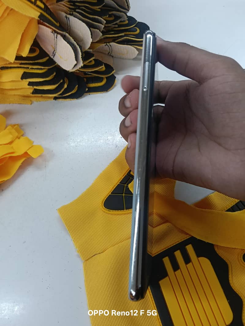 Tecno COAMON 40Pro* 4