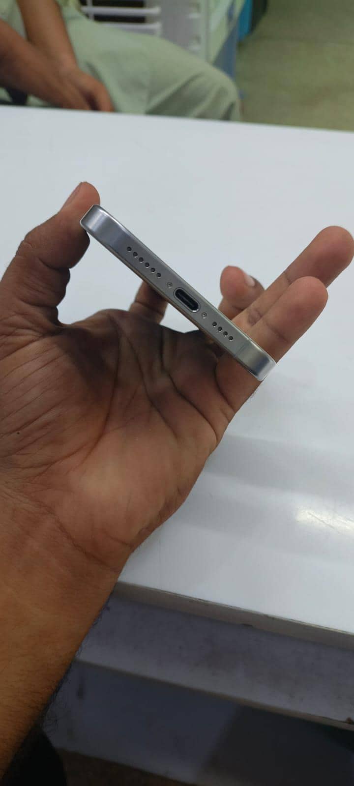 Apple iPhone 15 Pro Max 4