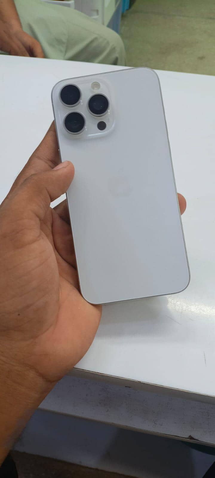 Apple iPhone 15 Pro Max 8