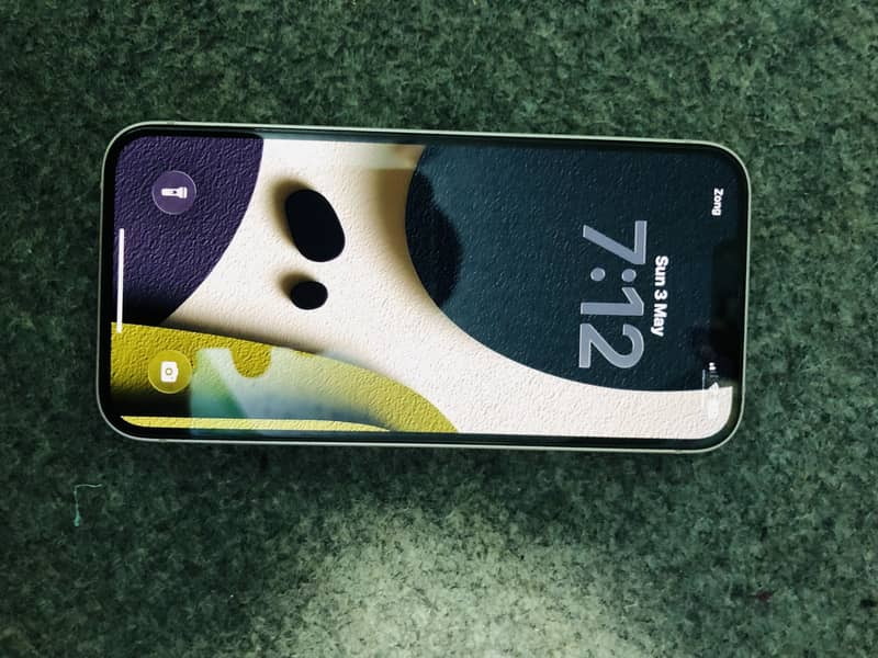 Apple iPhone 13 2