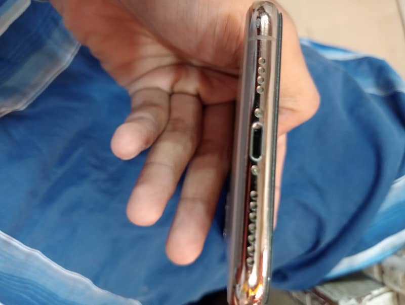 Apple iPhone 11 Pro Max 3