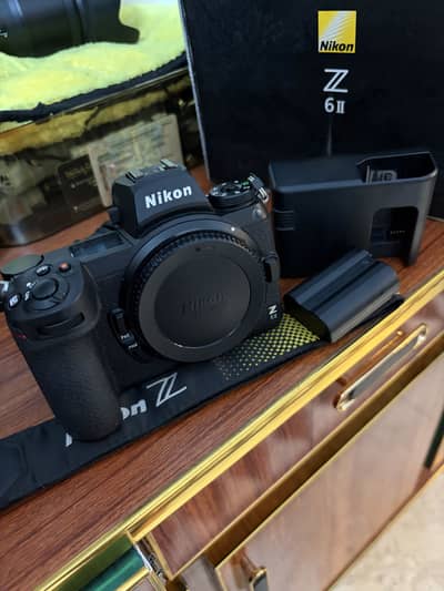 Nikon z6 ii (10/10+++ Like new)  Complete box