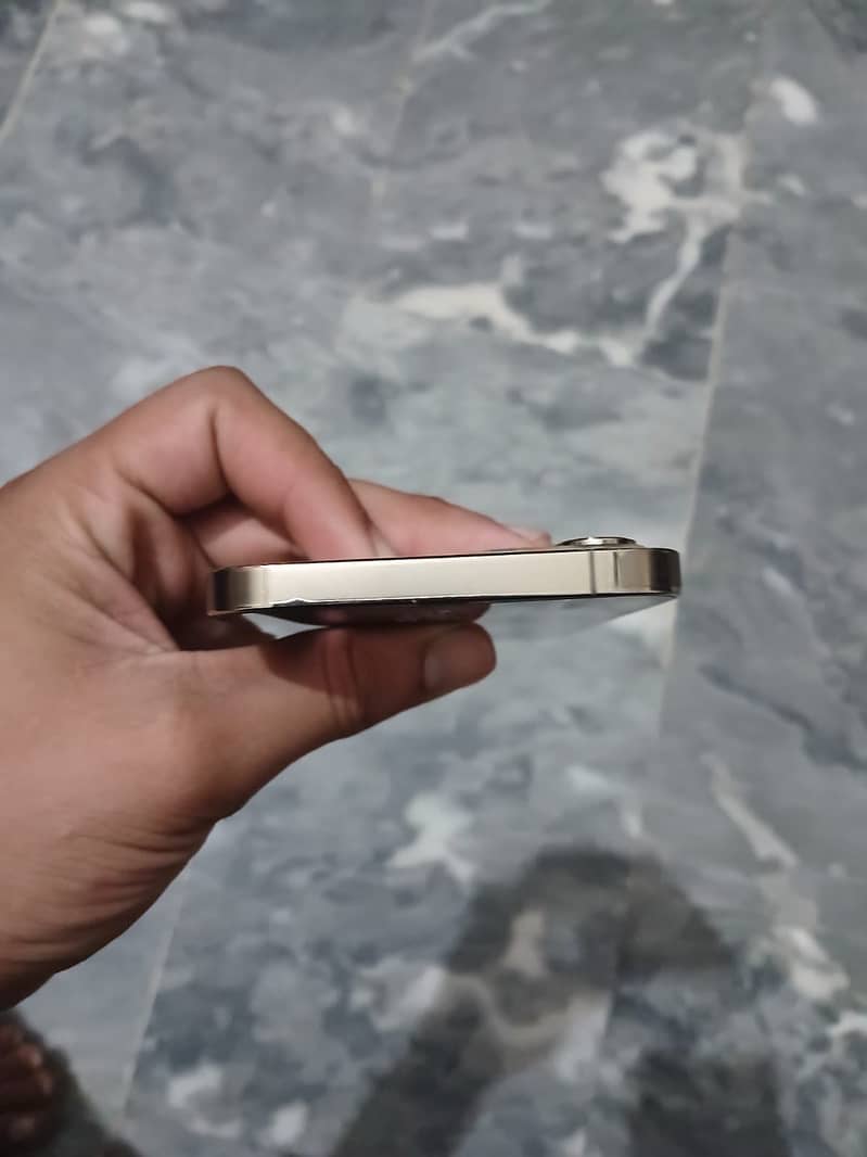 iPhone 12 pro max jv 1