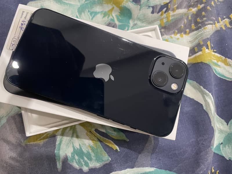 Apple iPhone 13 4
