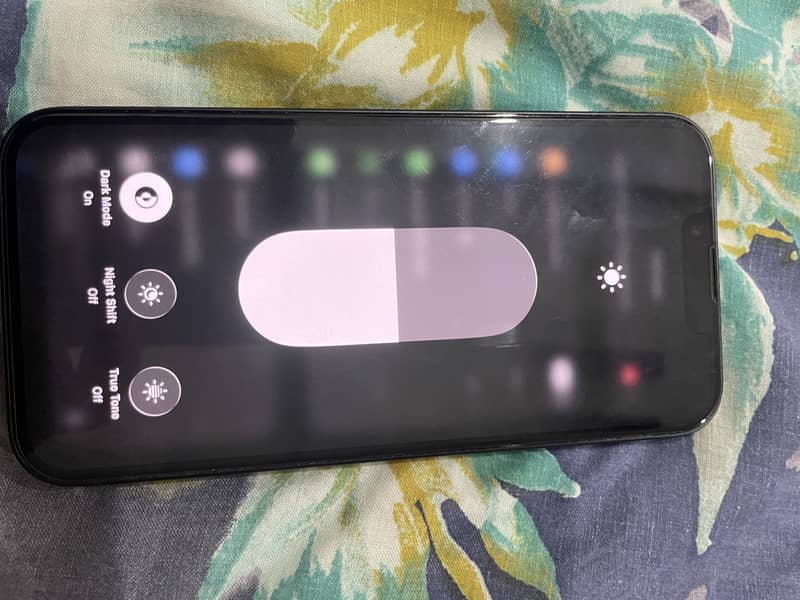 Apple iPhone 13 8