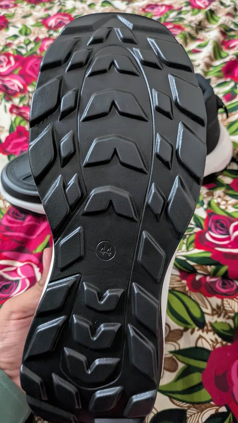 44 size (9 num) 0