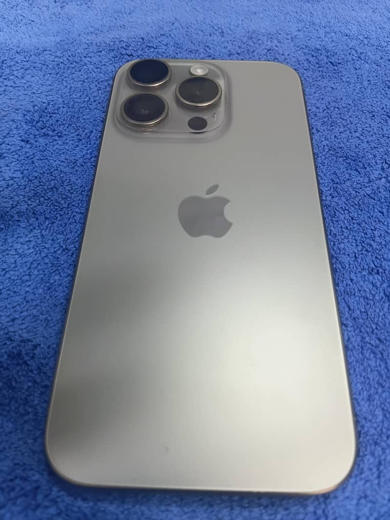 Apple iPhone 15 Pro 0