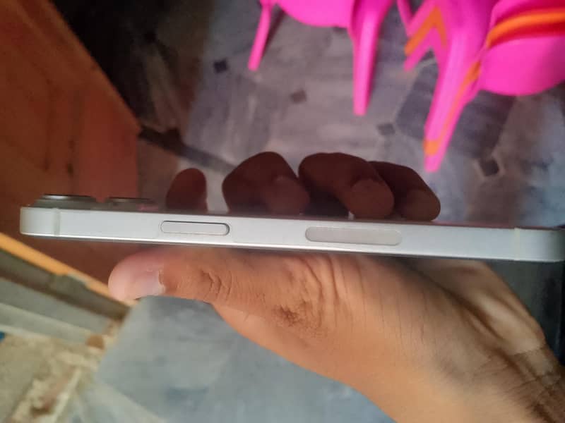 Apple iPhone 14 4