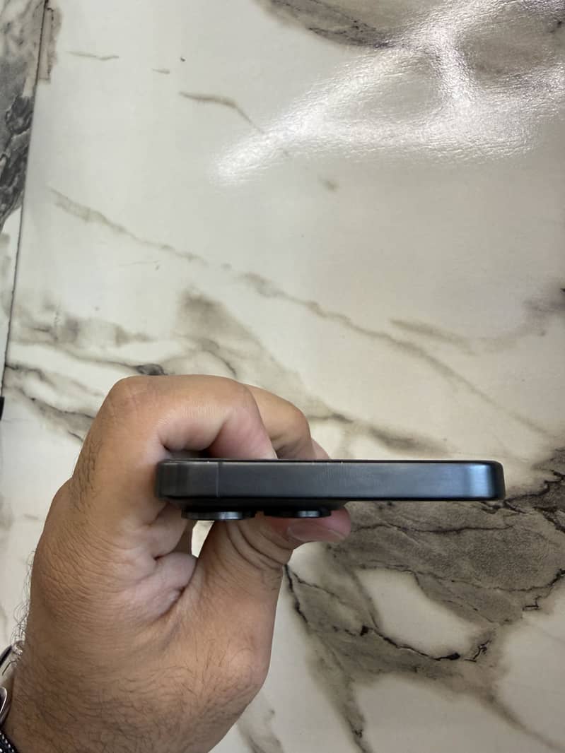 Apple iPhone 15 Pro Max 1