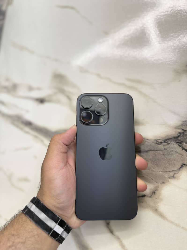 Apple iPhone 15 Pro Max 5
