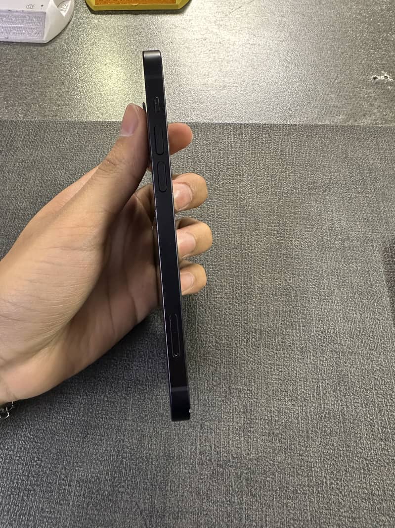 Apple iPhone 12 2