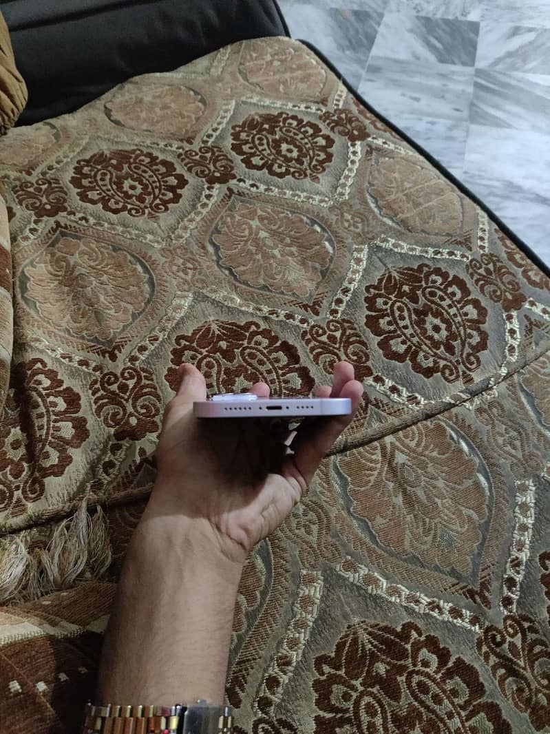 Apple iPhone 14 plus 4