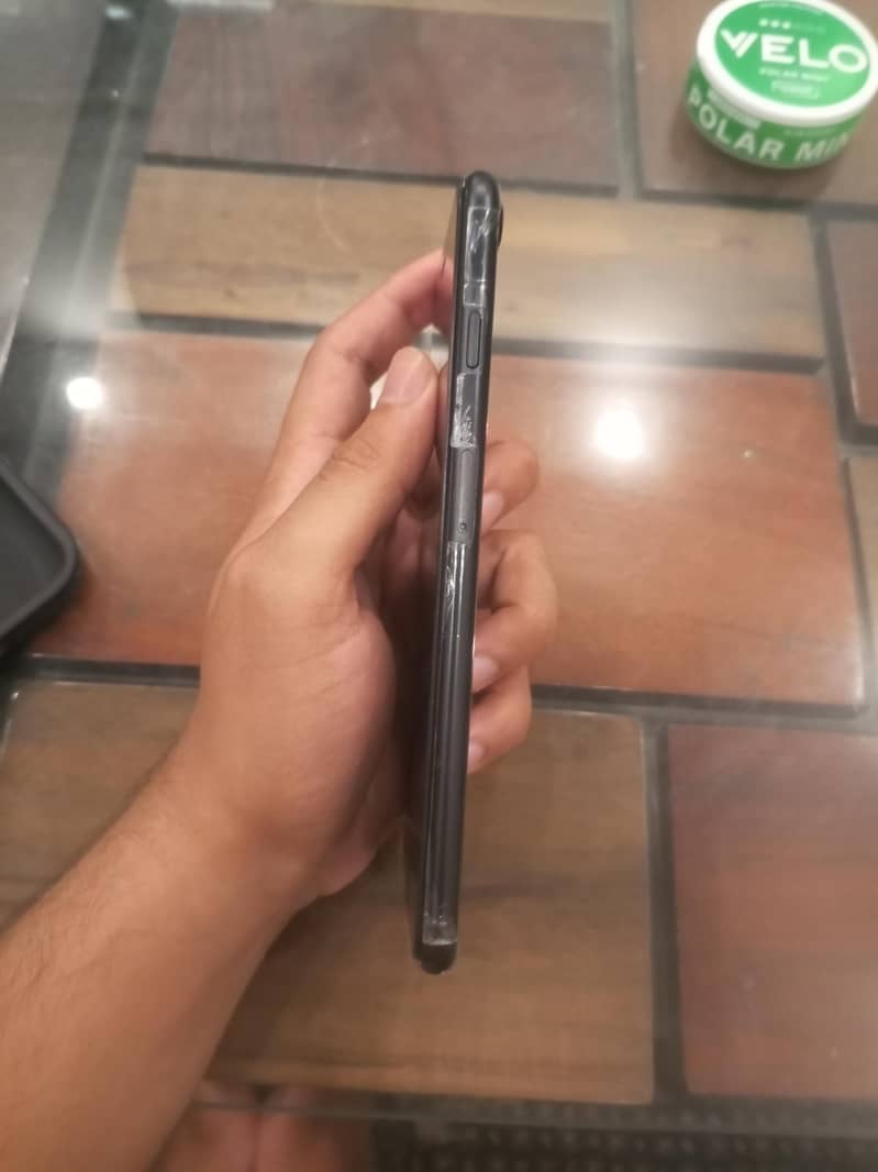 Apple iPhone 7 Plus 2