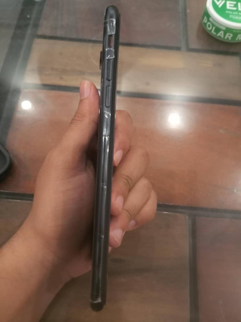 Apple iPhone 7 Plus 3